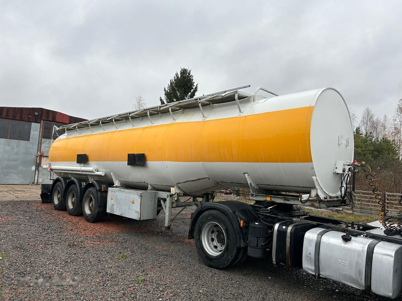 Stokota Elzam 3NC38 - Tank semi-trailer: picture 2 Stokota Elzam 3NC38 - Tank semi-trailer: picture 2