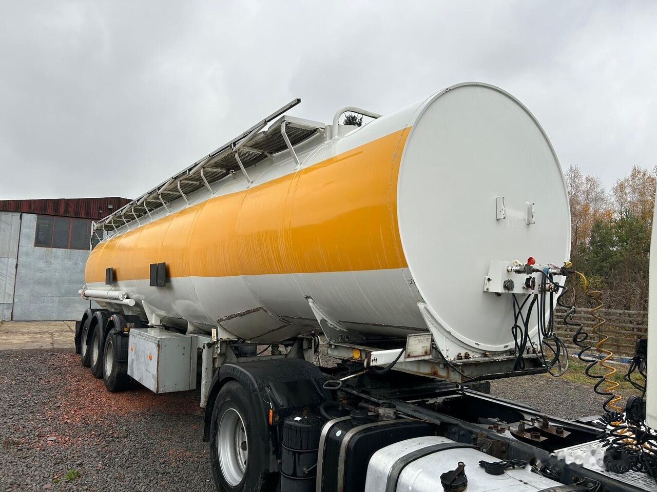 Stokota Elzam 3NC38 - Tank semi-trailer: picture 1 Stokota Elzam 3NC38 - Tank semi-trailer: picture 1