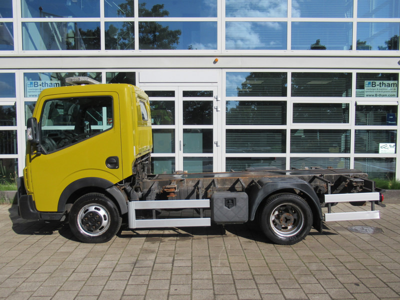 Renault Maxity 2.5DCi 107KW Chassis Twist Lock AIRCO - Commercial vehicle: picture 2 Renault Maxity 2.5DCi 107KW Chassis Twist Lock AIRCO - Commercial vehicle: picture 2