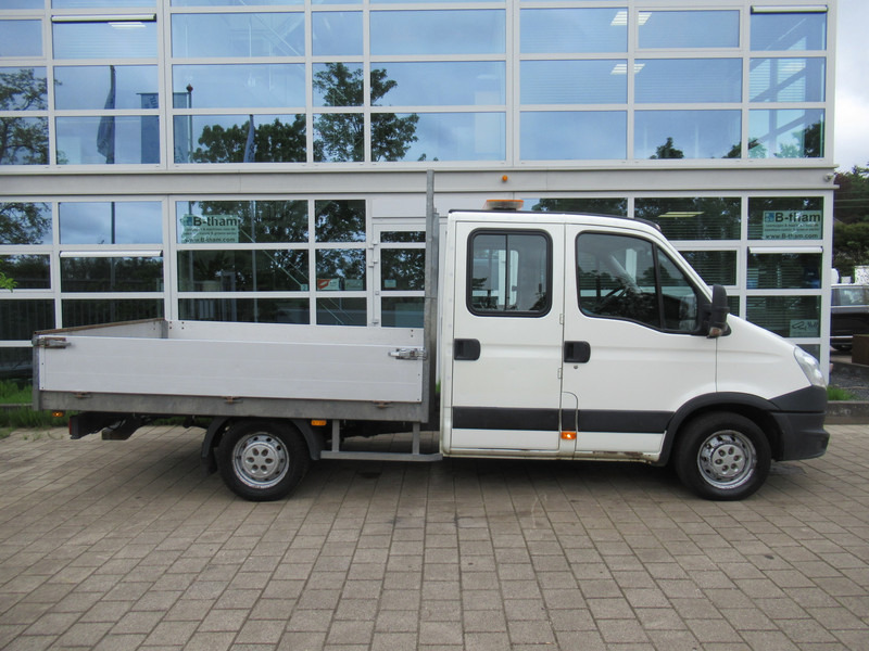 Iveco Daily 29L13 2.3HPi 93KW 345 DOKA Dubbelcabine - Open body delivery van, Combi van: picture 2 Iveco Daily 29L13 2.3HPi 93KW 345 DOKA Dubbelcabine - Open body delivery van, Combi van: picture 2