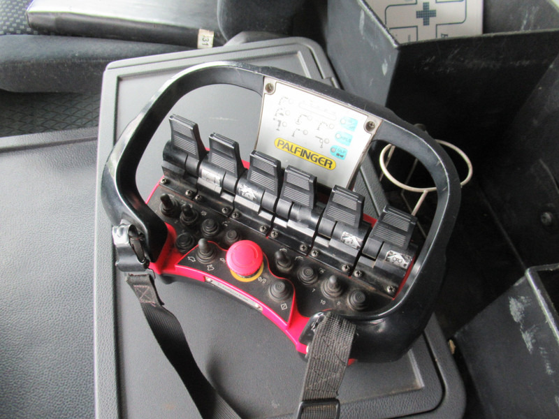 Hook lift truck, Crane truck Mercedes-Benz Actros 2532 LTNLA 6X2 Hooklift + Crane, Haak - Kraan: picture 9 Hook lift truck, Crane truck Mercedes-Benz Actros 2532 LTNLA 6X2 Hooklift + Crane, Haak - Kraan: picture 9