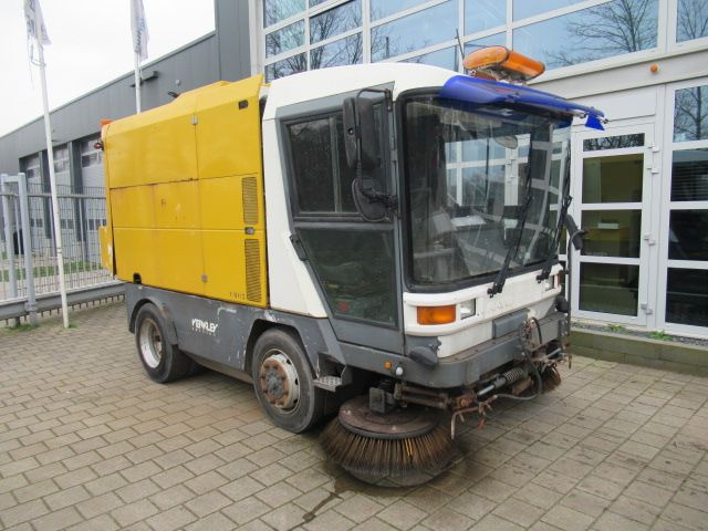 Ravo 5002 580 80km/h - Road sweeper: picture 4 Ravo 5002 580 80km/h - Road sweeper: picture 4