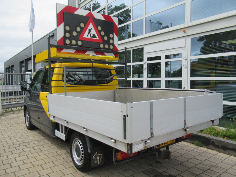 Volkswagen Transporter T5 2.0 TDI 75KW L2 DOKA dubbelcabine Kipper Actiebord - Tipper van, Combi van: picture 2 Volkswagen Transporter T5 2.0 TDI 75KW L2 DOKA dubbelcabine Kipper Actiebord - Tipper van, Combi van: picture 2