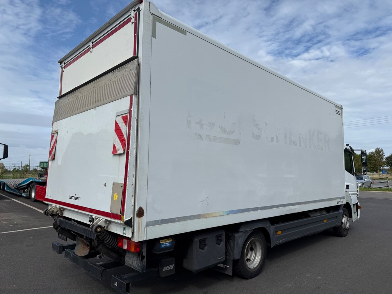 Mercedes-Benz Atego 3 4x2 821 4x2 LBW / Ahk. / Palfinger / 6m - Box truck: picture 5 Mercedes-Benz Atego 3 4x2 821 4x2 LBW / Ahk. / Palfinger / 6m - Box truck: picture 5