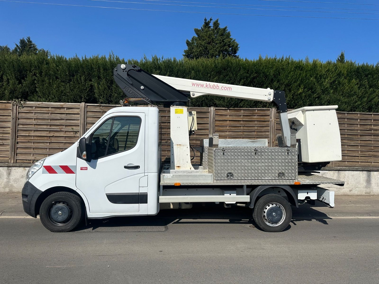 Renault Master Renault Master - Truck mounted aerial platform, Commercial vehicle: picture 4 Renault Master Renault Master - Truck mounted aerial platform, Commercial vehicle: picture 4