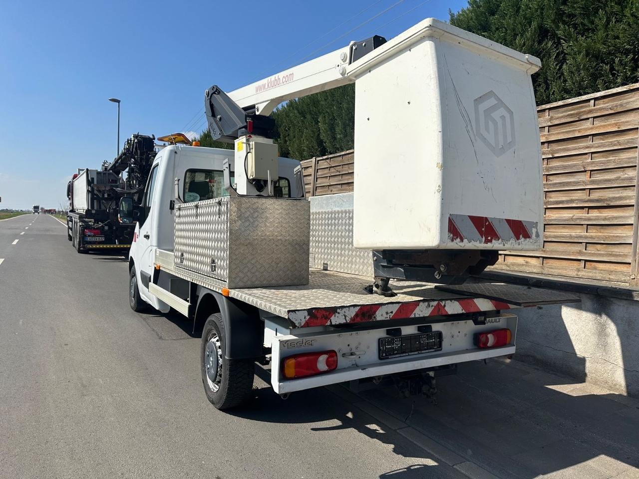 Renault Master Renault Master - Truck mounted aerial platform, Commercial vehicle: picture 5 Renault Master Renault Master - Truck mounted aerial platform, Commercial vehicle: picture 5
