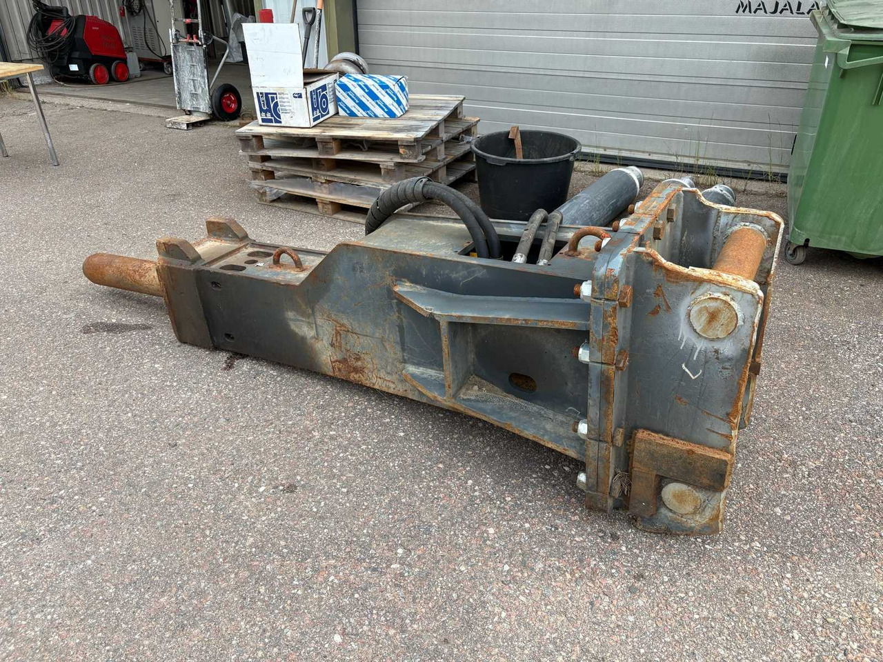 Hydraulic hammer Mustang HM 2700 - Hydraulic hammer for Construction machinery: picture 3 Hydraulic hammer Mustang HM 2700 - Hydraulic hammer for Construction machinery: picture 3