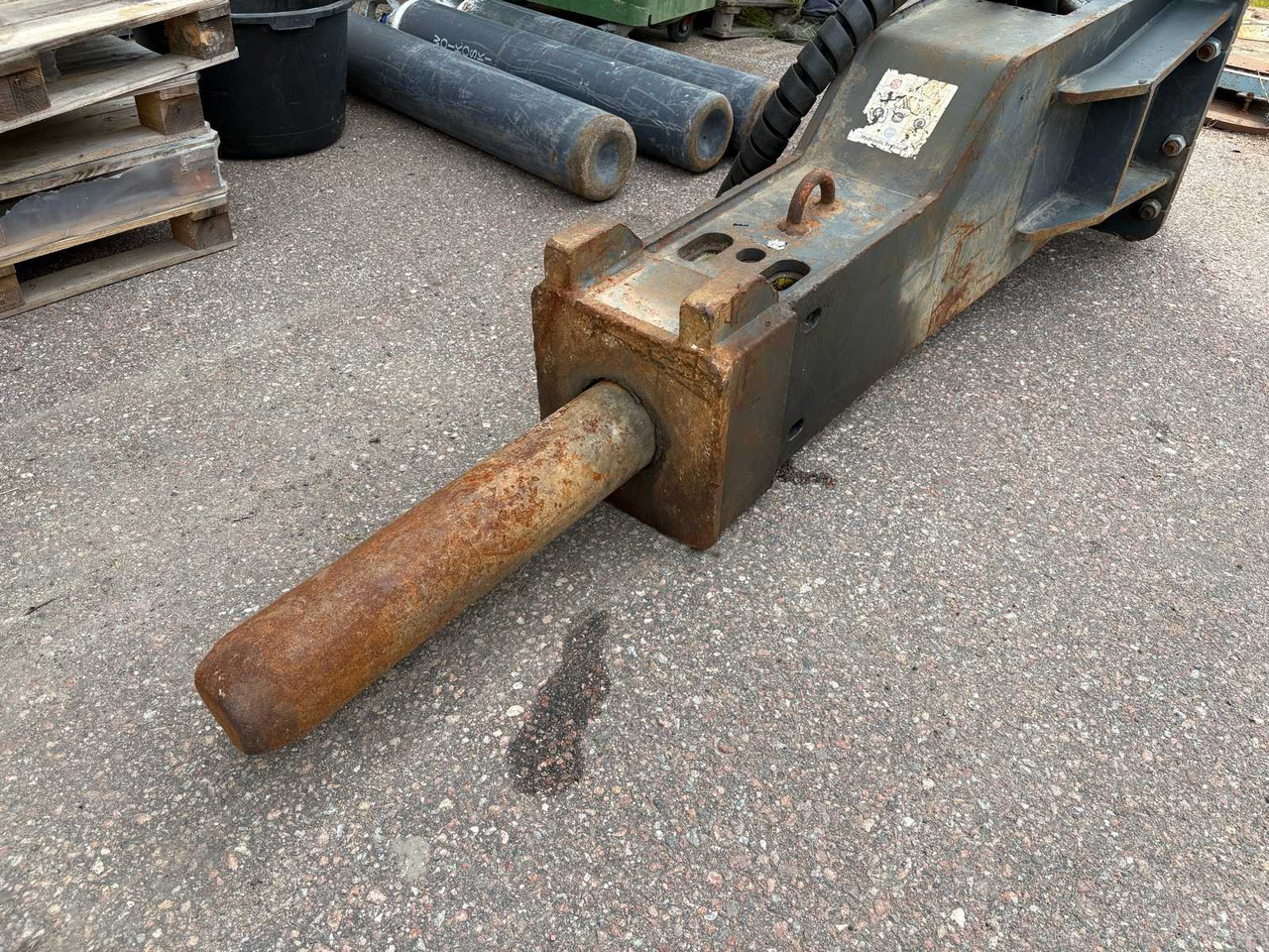 Hydraulic hammer Mustang HM 2700 - Hydraulic hammer for Construction machinery: picture 2 Hydraulic hammer Mustang HM 2700 - Hydraulic hammer for Construction machinery: picture 2