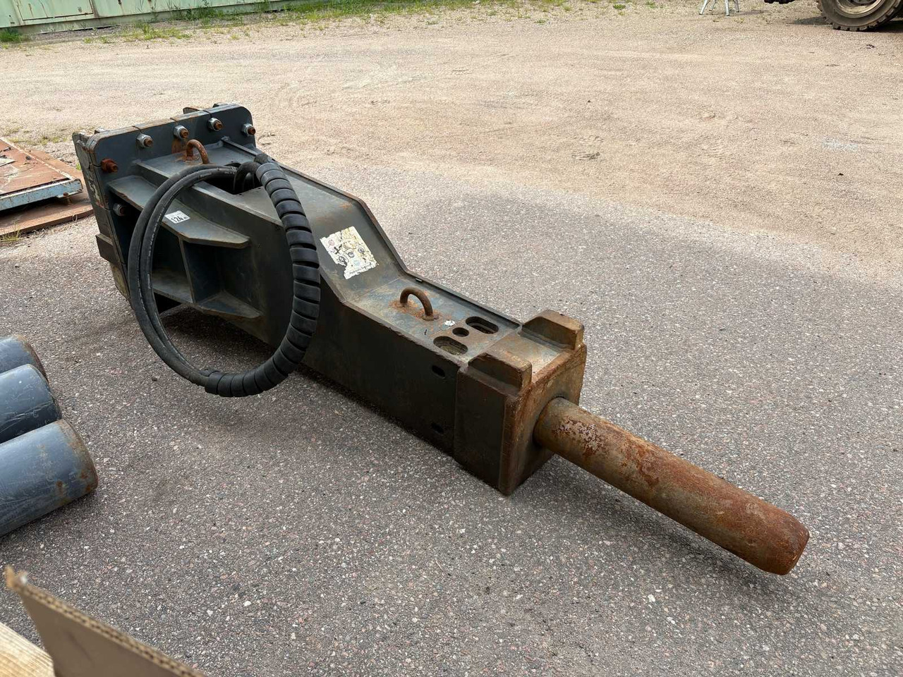 Hydraulic hammer Mustang HM 2700 - Hydraulic hammer: picture 1 Hydraulic hammer Mustang HM 2700 - Hydraulic hammer: picture 1