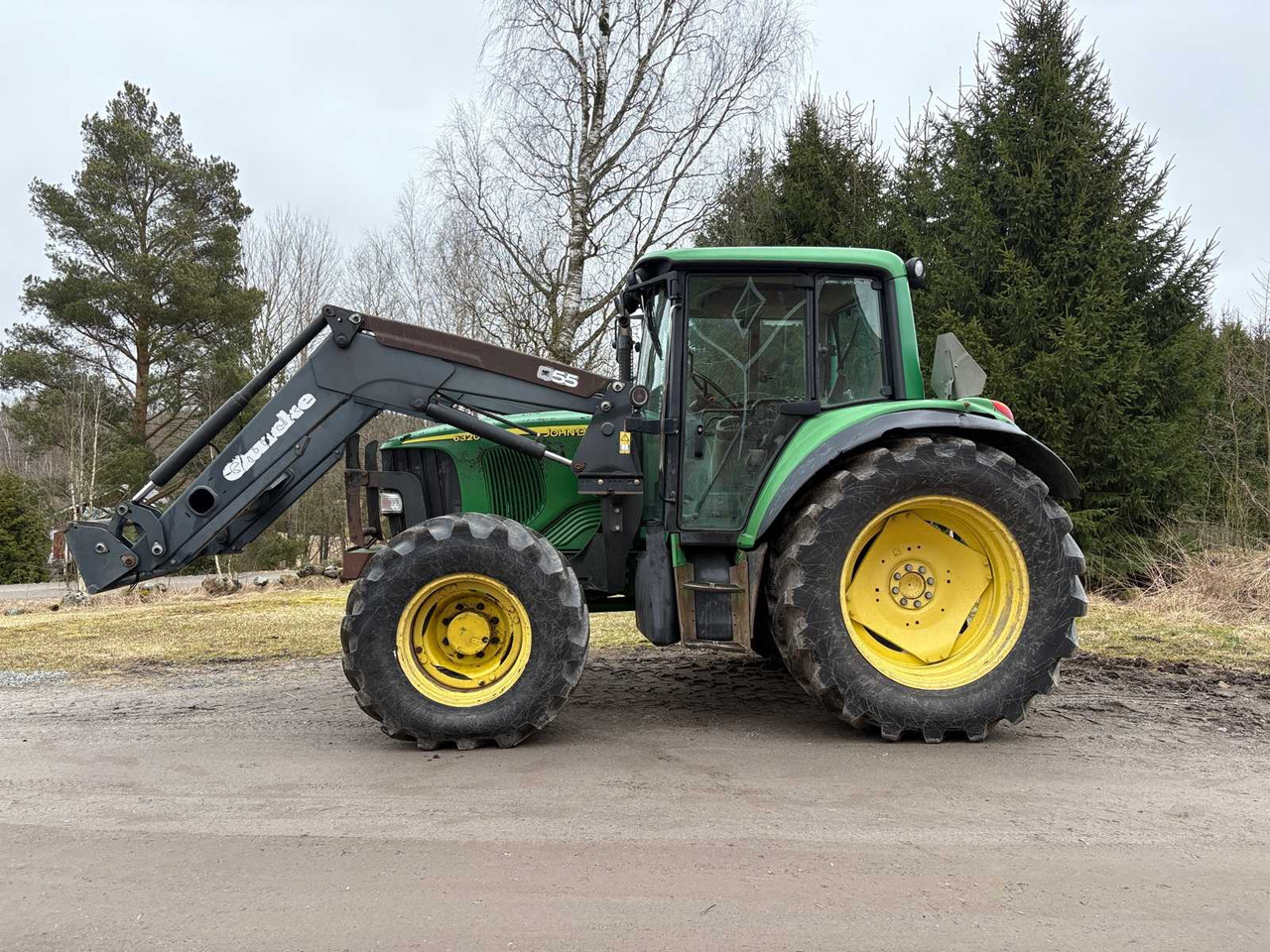John Deere 6320 Premium Tractor - Farm tractor: picture 2 John Deere 6320 Premium Tractor - Farm tractor: picture 2