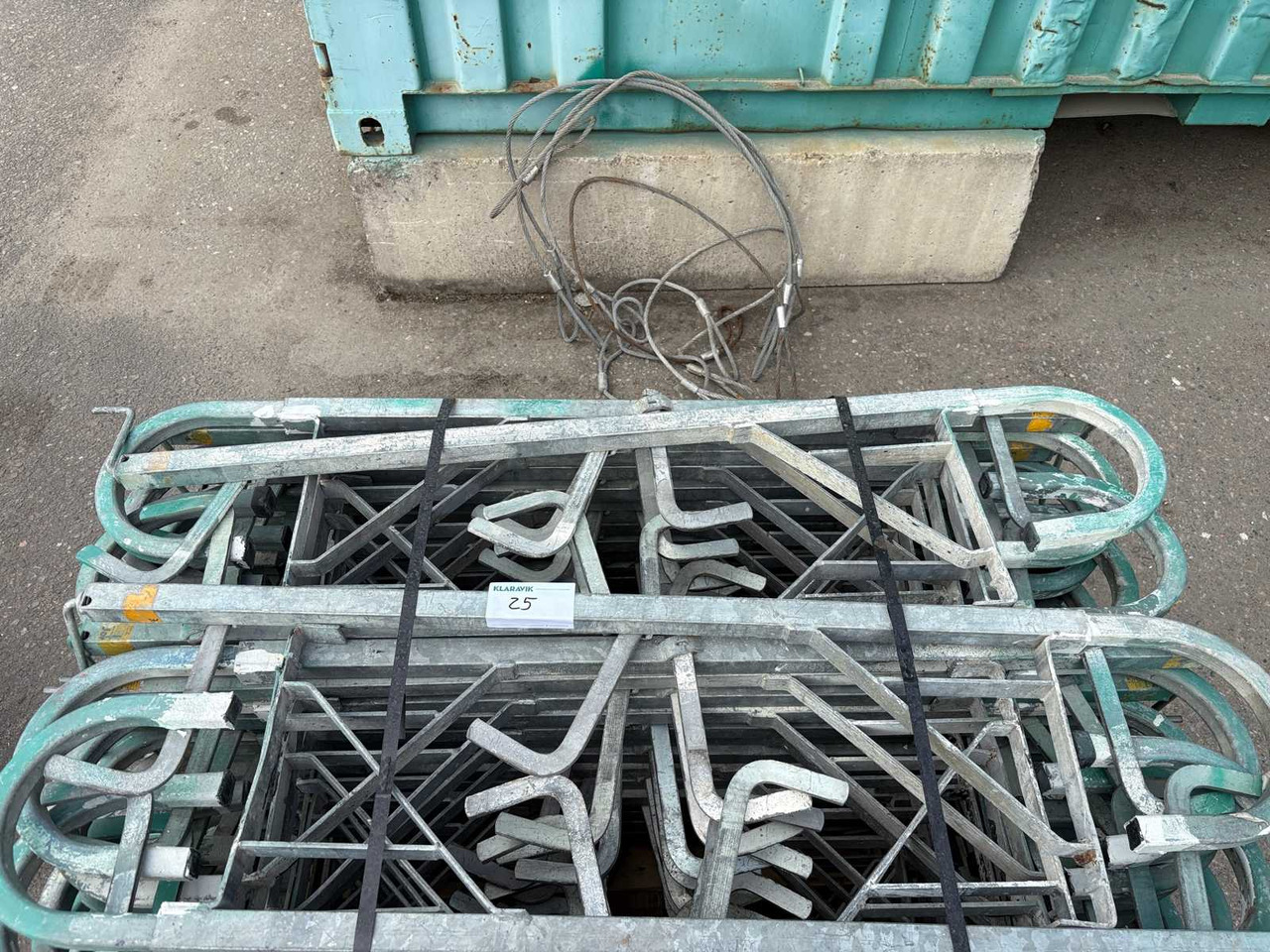 Vault railing 71pcs - Construction equipment: picture 2 Vault railing 71pcs - Construction equipment: picture 2
