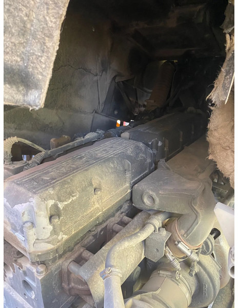 Tractor unit DAF XF 95.430: picture 9
