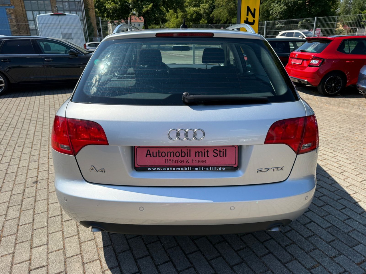 Audi A4 Avant 2.7 TDI S-LINE XENON NAVI TÜV 05/27 - Car: picture 5 Audi A4 Avant 2.7 TDI S-LINE XENON NAVI TÜV 05/27 - Car: picture 5