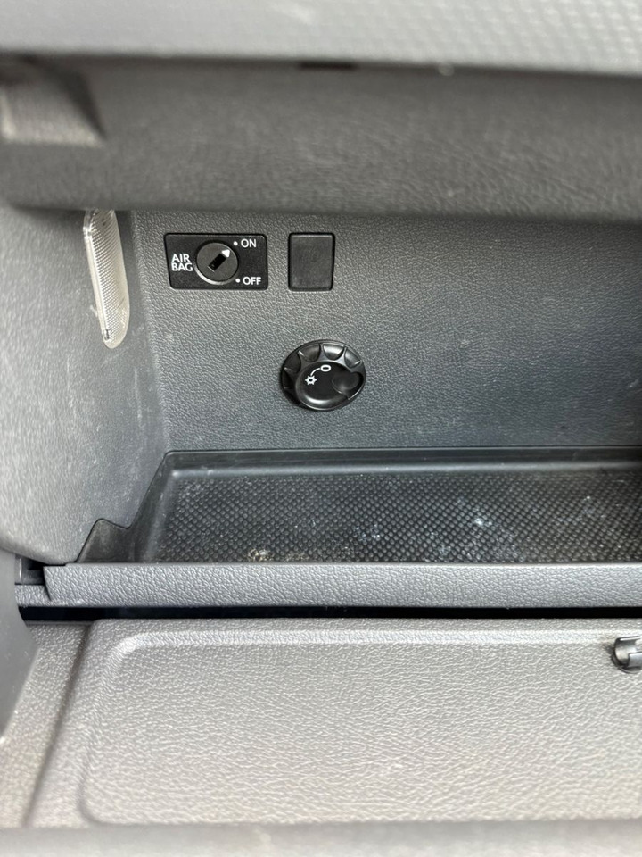 Passenger van Volkswagen Caddy Maxi KastenKombi 5 SITZER KLIMAA SHZ AHK: picture 21 Passenger van Volkswagen Caddy Maxi KastenKombi 5 SITZER KLIMAA SHZ AHK: picture 21