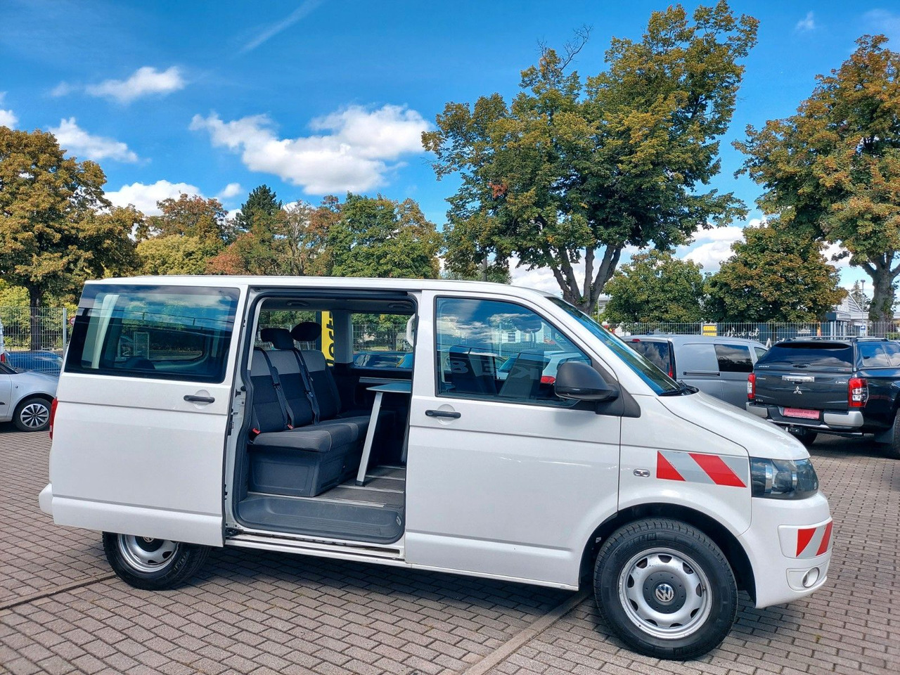 Volkswagen T5 Multivan Bus Klima Standheizung - Passenger van: picture 1 Volkswagen T5 Multivan Bus Klima Standheizung - Passenger van: picture 1