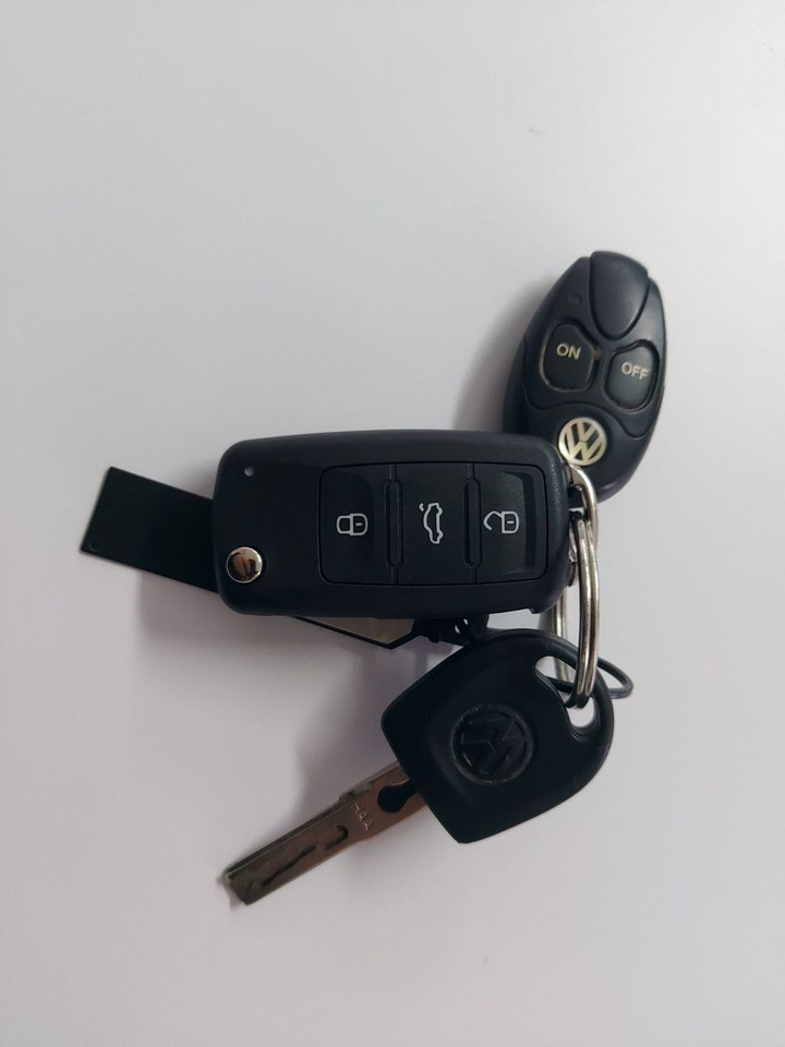 Volkswagen T5 Transporter Kasten Kombi Lang Klima Standheiz - Passenger van: picture 4 Volkswagen T5 Transporter Kasten Kombi Lang Klima Standheiz - Passenger van: picture 4