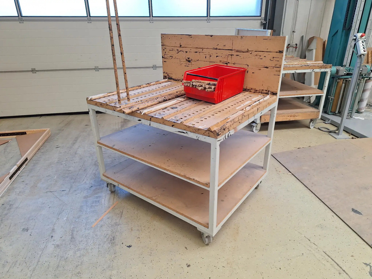 1 Stk. Arbeitstisch - Tool/ Equipment: picture 1 1 Stk. Arbeitstisch - Tool/ Equipment: picture 1