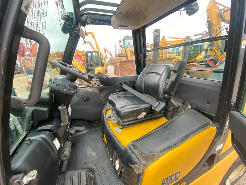 Yale GDP45 VX6 NVT - Diesel forklift: picture 3 Yale GDP45 VX6 NVT - Diesel forklift: picture 3