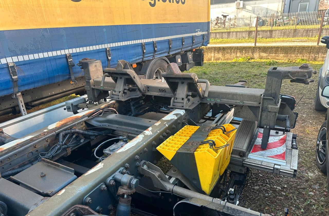 Iveco STRALIS AS 260 S 42 CASSE MOBILI SPONDA EURO - Cab chassis truck: picture 5 Iveco STRALIS AS 260 S 42 CASSE MOBILI SPONDA EURO - Cab chassis truck: picture 5