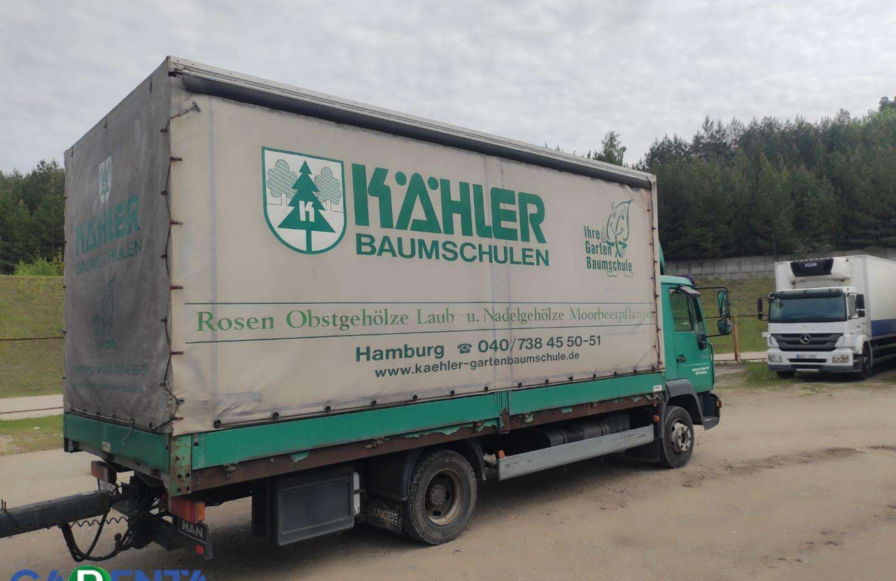 MAN LE8.220 - Curtainsider truck: picture 3 MAN LE8.220 - Curtainsider truck: picture 3