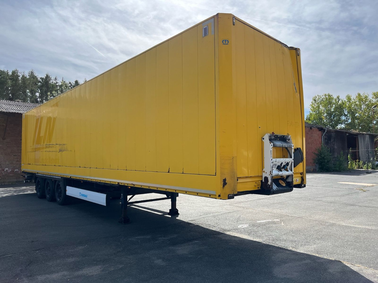 Krone SD/DA03LNF Koffer/TÜV03-2026/Payload-27607kg - Closed box semi-trailer: picture 1 Krone SD/DA03LNF Koffer/TÜV03-2026/Payload-27607kg - Closed box semi-trailer: picture 1