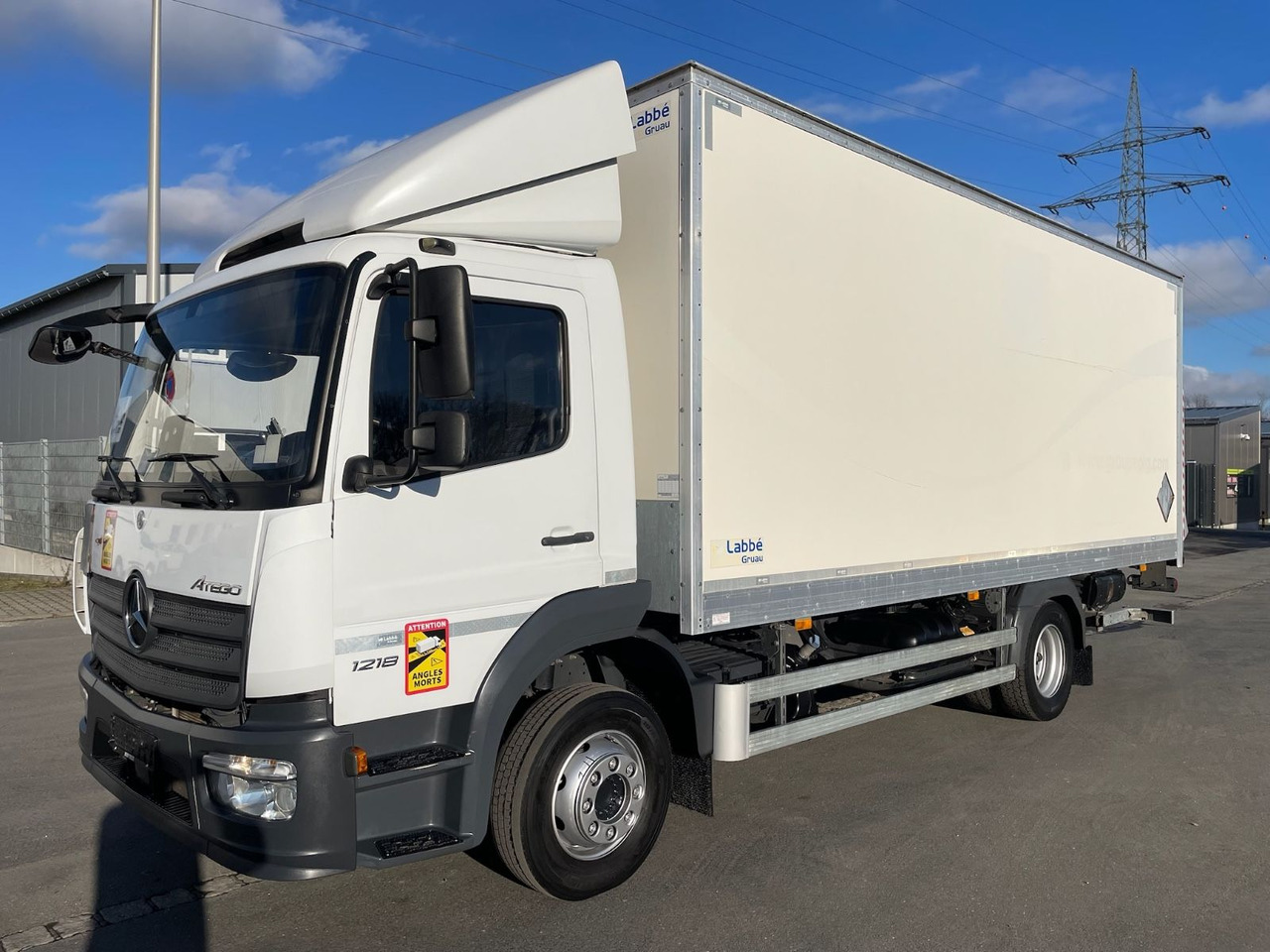 Mercedes-Benz Atego 1218 4x2 Koffer/FULL-ADR/EXIII/LBW/AC/EU6d - Box truck: picture 3 Mercedes-Benz Atego 1218 4x2 Koffer/FULL-ADR/EXIII/LBW/AC/EU6d - Box truck: picture 3