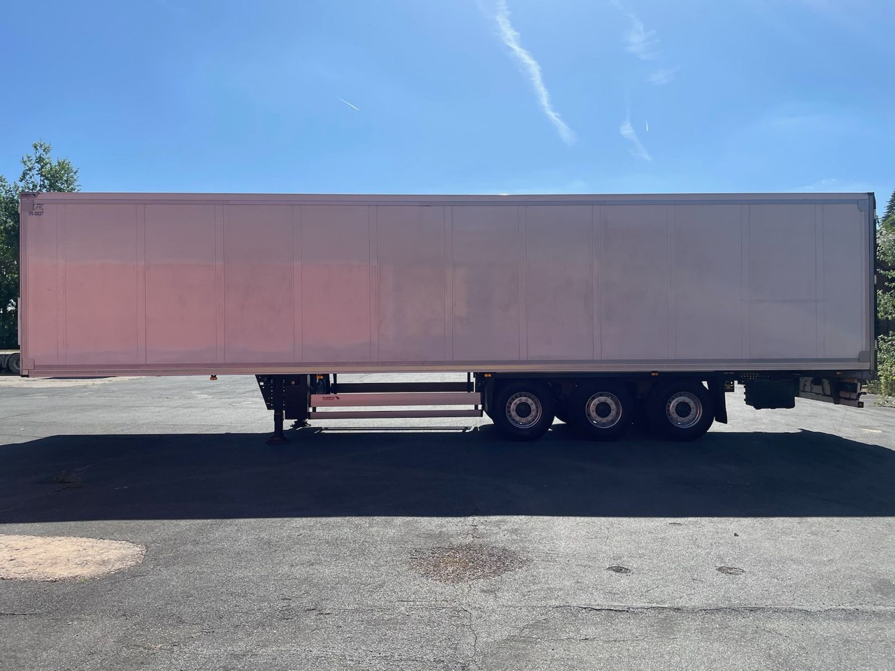 Schmitz Cargobull SCB*S3B /TÜV04-26/LikeNew/2195h/Multi-Temp/13,4m - Refrigerator semi-trailer: picture 4 Schmitz Cargobull SCB*S3B /TÜV04-26/LikeNew/2195h/Multi-Temp/13,4m - Refrigerator semi-trailer: picture 4