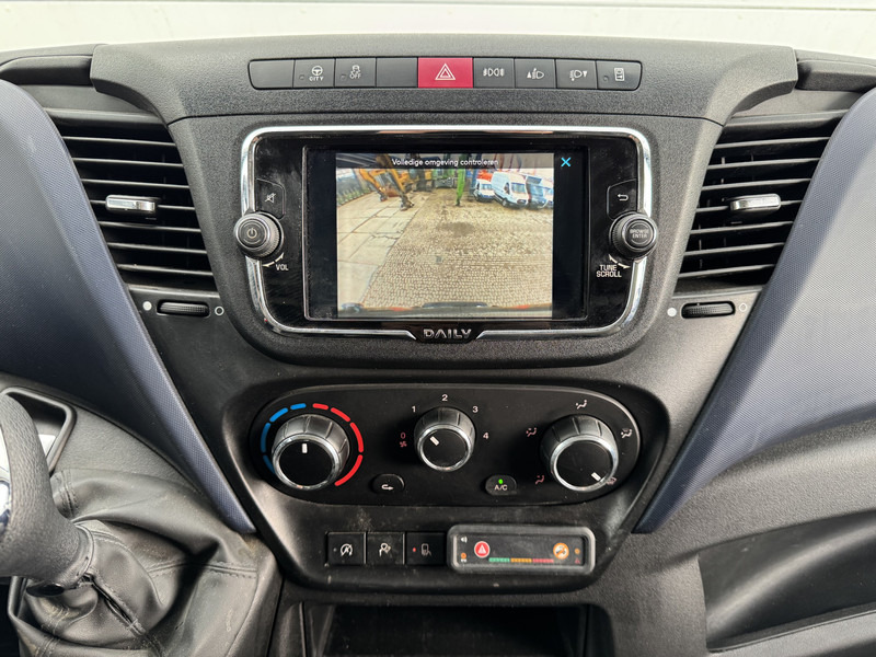 Panel van Iveco Daily 35S16 Automaat L2H2 Adaptive Cruise Control Airco 3,5t Trekhaak Navigatie: picture 15