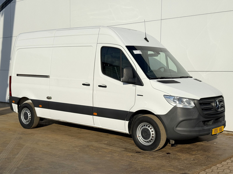 Mercedes-Benz eSprinter 312 ALL-IN PRIJS L2H2 55kWh 168km WLTP 80kw Snelladen Climate Control Camera Stoelverwarming Laadkabel - Panel van, Electric van: picture 4 Mercedes-Benz eSprinter 312 ALL-IN PRIJS L2H2 55kWh 168km WLTP 80kw Snelladen Climate Control Camera Stoelverwarming Laadkabel - Panel van, Electric van: picture 4