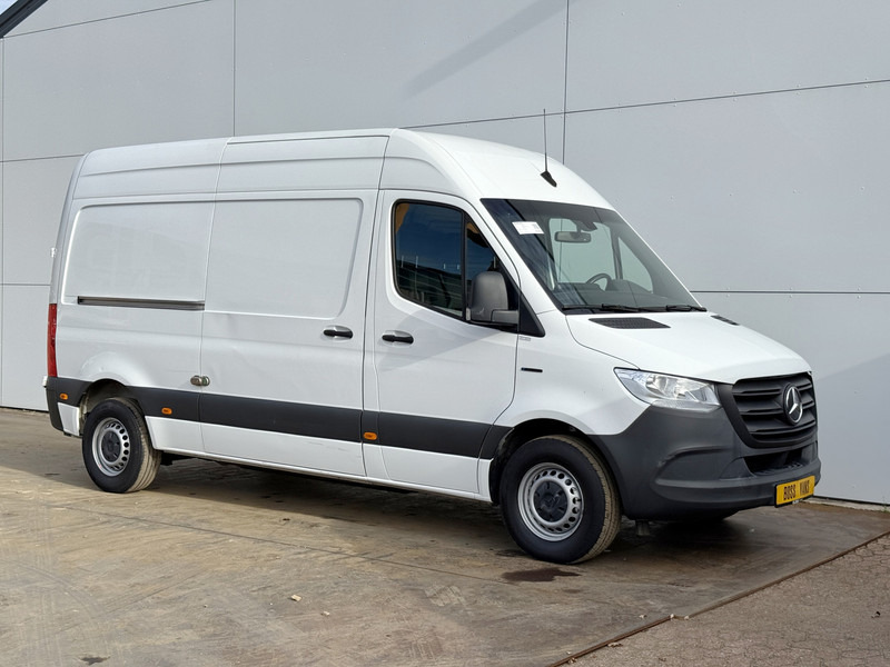 Mercedes-Benz eSprinter 312 ALL-IN PRIJS L2H2 55kWh 168km WLTP 80kw Snelladen Climate Control Stoelverwarming - Panel van, Electric van: picture 4 Mercedes-Benz eSprinter 312 ALL-IN PRIJS L2H2 55kWh 168km WLTP 80kw Snelladen Climate Control Stoelverwarming - Panel van, Electric van: picture 4