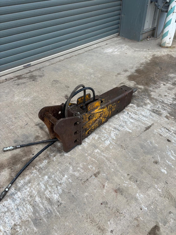 Indeco Breaker - Attachment for Construction machinery: picture 3 Indeco Breaker - Attachment for Construction machinery: picture 3