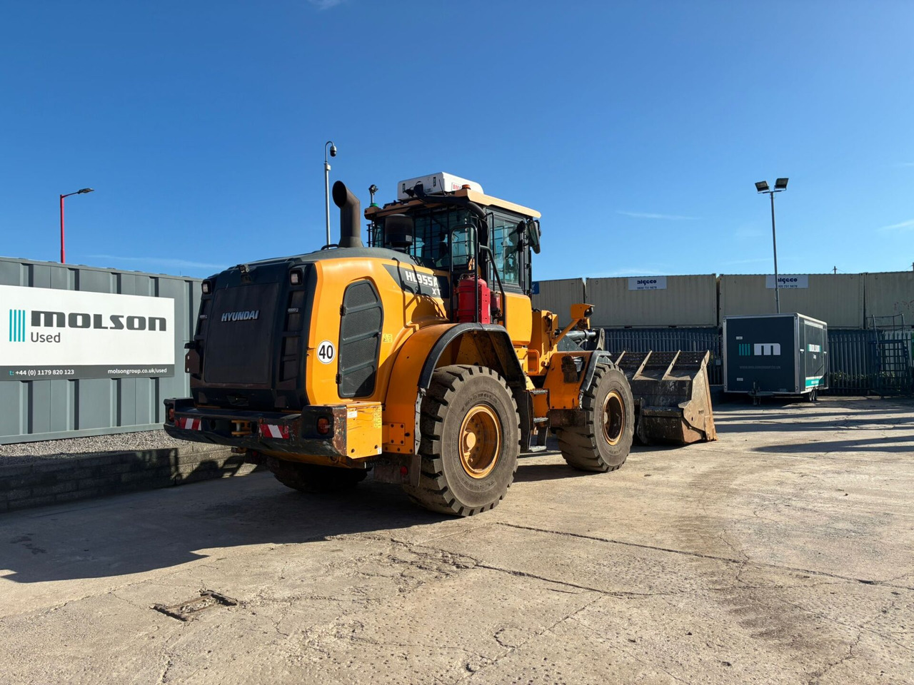 Hyundai HL955AXT - Wheel loader: picture 5 Hyundai HL955AXT - Wheel loader: picture 5