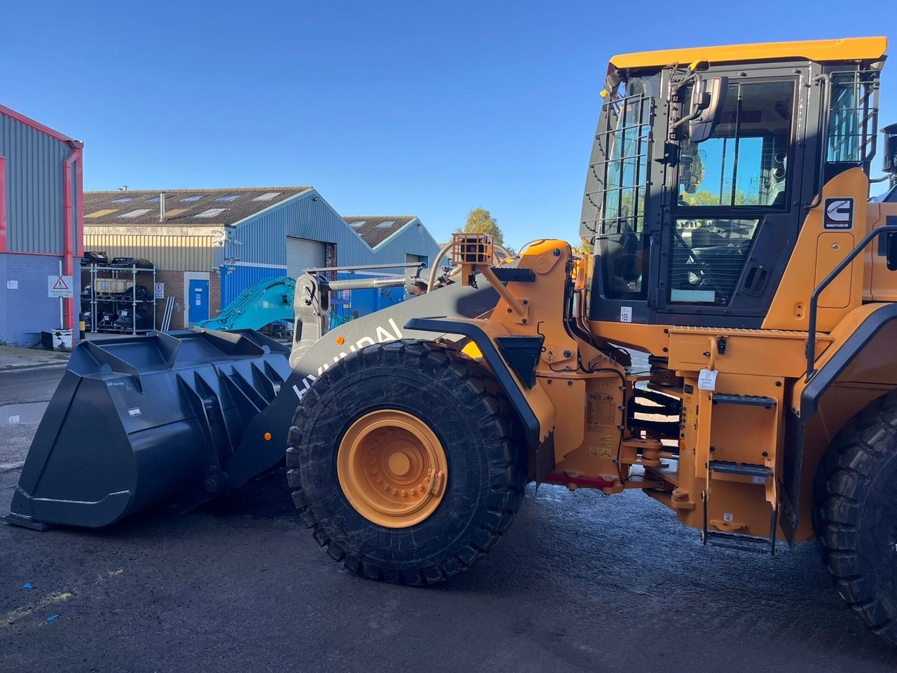 Hyundai HL960A - Wheel loader: picture 1 Hyundai HL960A - Wheel loader: picture 1