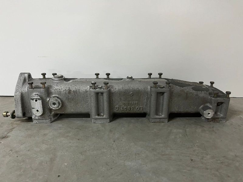 Liebherr A974 / P974 / R942 / R944 / R954 / R964 / R974 / R974B - A 974 / P 974 / R 942 / R 944 / R 954 / R 964 / R 974 / R 974B - Air intake pipe: picture 3 Liebherr A974 / P974 / R942 / R944 / R954 / R964 / R974 / R974B - A 974 / P 974 / R 942 / R 944 / R 954 / R 964 / R 974 / R 974B - Air intake pipe: picture 3