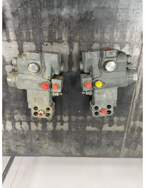 Liebherr - Hydraulics: picture 2 Liebherr - Hydraulics: picture 2