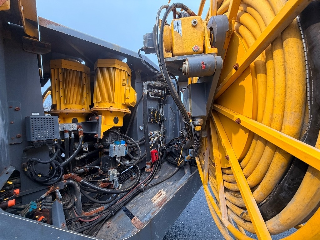 Drilling rig Epiroc Boomer XE3C: picture 24