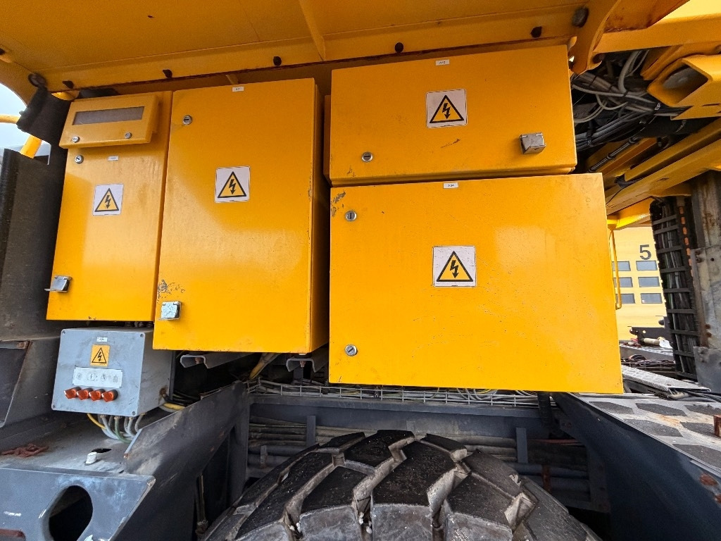 Drilling rig Epiroc Boomer XE3C: picture 22