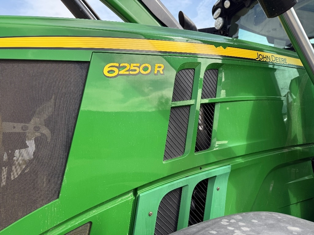 John Deere 6250 R ULTIMATE - Farm tractor: picture 4 John Deere 6250 R ULTIMATE - Farm tractor: picture 4