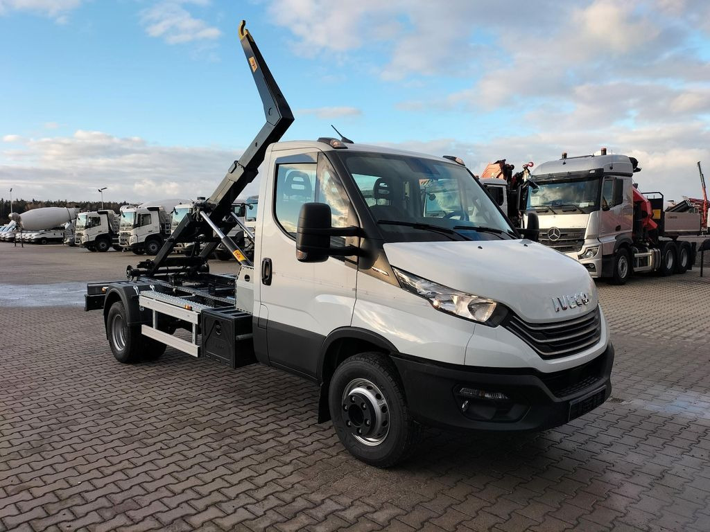Iveco 70C18H Abrollkipper HYVA HKS-5 - Commercial vehicle, Hook lift truck: picture 1 Iveco 70C18H Abrollkipper HYVA HKS-5 - Commercial vehicle, Hook lift truck: picture 1