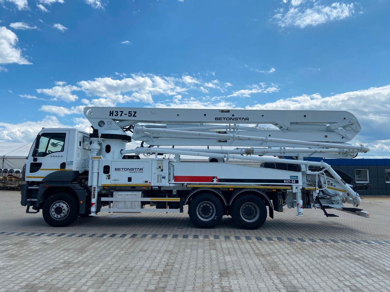 Ford 3542 P BETONSTAR H37.-14 5Z - Concrete pump truck: picture 4 Ford 3542 P BETONSTAR H37.-14 5Z - Concrete pump truck: picture 4