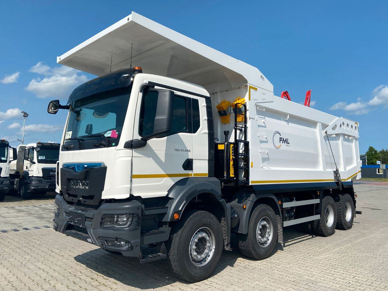 MAN TGS 44.400 8x4 EURO2 FML MINE KIPPER 23M3 MAN TGS 44.400 8x4 EURO2 FML MINE KIPPER 23M3 - Tipper: picture 2 MAN TGS 44.400 8x4 EURO2 FML MINE KIPPER 23M3 MAN TGS 44.400 8x4 EURO2 FML MINE KIPPER 23M3 - Tipper: picture 2