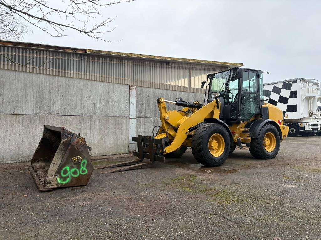 CAT 908M - Wheel loader: picture 1 CAT 908M - Wheel loader: picture 1