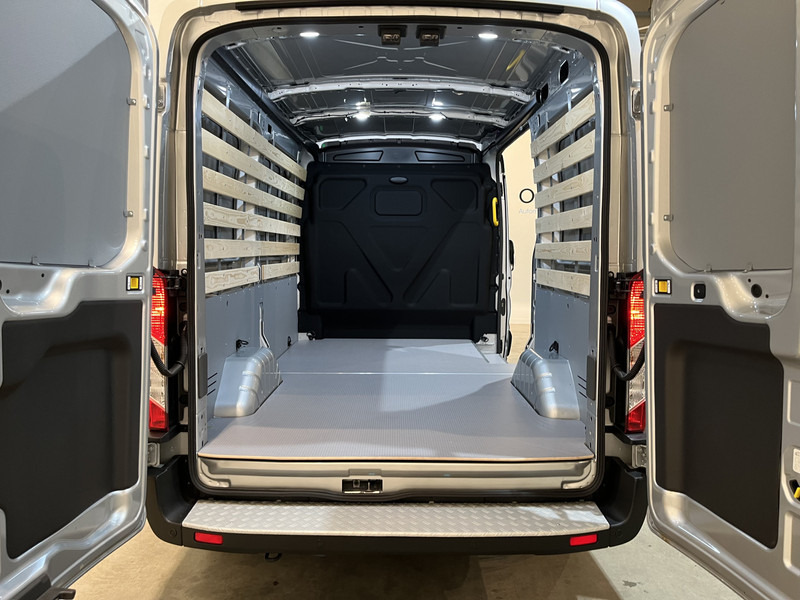 Ford E-Transit 350 L2H2 Trend 68 kWh 184 PK / 100% elektrisch !! / Airco / Cruise Control / CarPlay / Camera / Navigatie / 3-Zits / 900 KM !! Z.G.A.N. ! - Panel van, Electric van: picture 5 Ford E-Transit 350 L2H2 Trend 68 kWh 184 PK / 100% elektrisch !! / Airco / Cruise Control / CarPlay / Camera / Navigatie / 3-Zits / 900 KM !! Z.G.A.N. ! - Panel van, Electric van: picture 5
