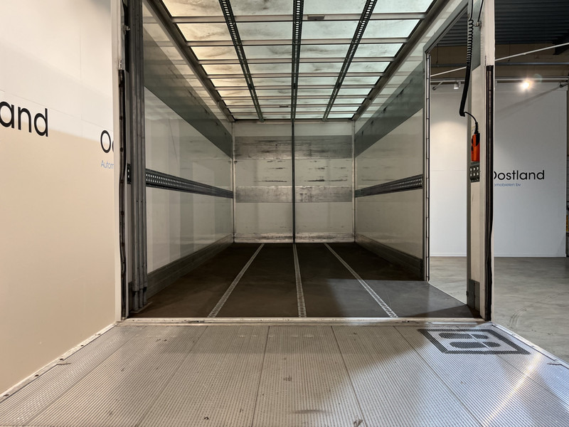 Iveco Daily 35S18 3.0 BE Clixtar Automaat Bakwagen met Laadklep / Laadvermogen 3.060 KG / Euro 6 / Luchtvering / Airco / Camera / CarPlay / Cruise Control / - Closed box van: picture 4 Iveco Daily 35S18 3.0 BE Clixtar Automaat Bakwagen met Laadklep / Laadvermogen 3.060 KG / Euro 6 / Luchtvering / Airco / Camera / CarPlay / Cruise Control / - Closed box van: picture 4