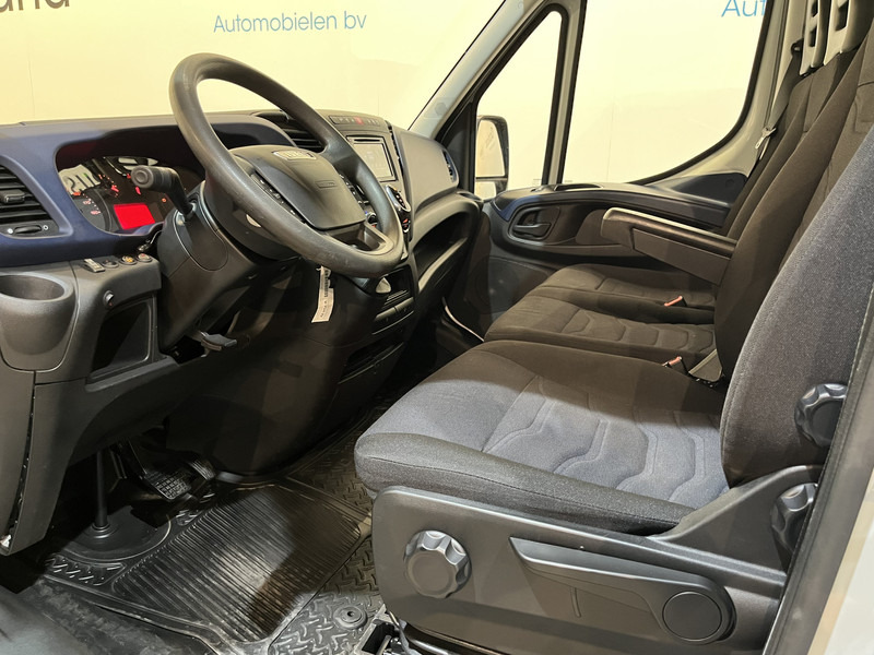 Iveco Daily 35S18D 3.0 375 Automaat Open Laadbak / Hiab Kraan / Euro 6 / Trekhaak 3500 KG / Airco / Camera / Navigatie / 3-Zits / 67.000 KM !! - Open body delivery van: picture 5 Iveco Daily 35S18D 3.0 375 Automaat Open Laadbak / Hiab Kraan / Euro 6 / Trekhaak 3500 KG / Airco / Camera / Navigatie / 3-Zits / 67.000 KM !! - Open body delivery van: picture 5