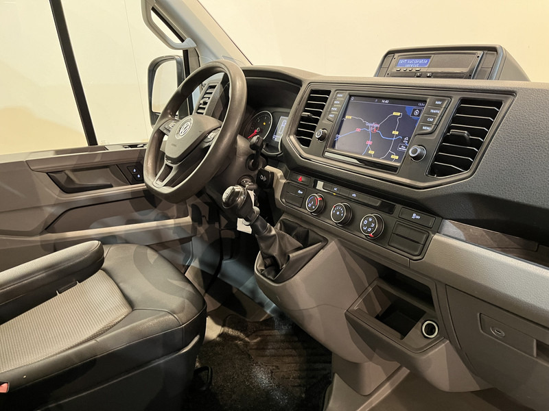 Volkswagen Crafter Crafter 50 TDI 180 PK Open Laadbak / Hiab Kraan / Euro 6 / Airco / Trekhaak 3500 KG / Cruise Control / CarPlay / 51.000 KM !! C-Rijbewijs !! - Open body delivery van, Crane truck: picture 2 Volkswagen Crafter Crafter 50 TDI 180 PK Open Laadbak / Hiab Kraan / Euro 6 / Airco / Trekhaak 3500 KG / Cruise Control / CarPlay / 51.000 KM !! C-Rijbewijs !! - Open body delivery van, Crane truck: picture 2