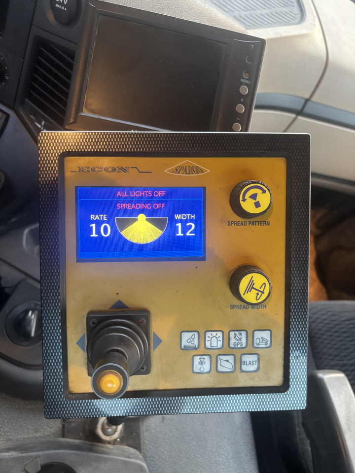 Snow removal vehicle Mercedes AROCS 1824 4X4 GRITTER/SPREADER/PLOUGH: picture 18