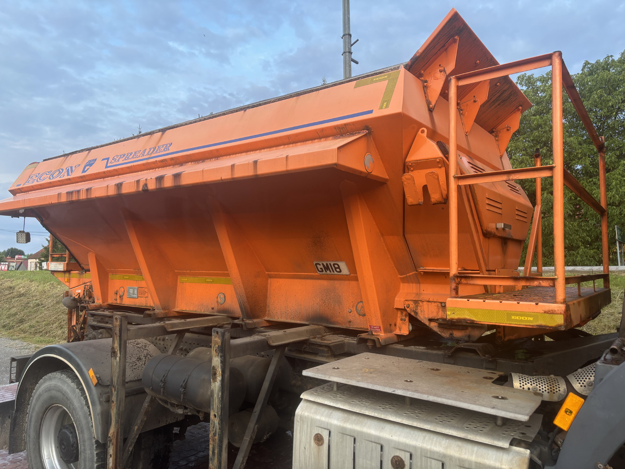 Snow removal vehicle Mercedes AROCS 1824 4X4 GRITTER/SPREADER/PLOUGH: picture 7