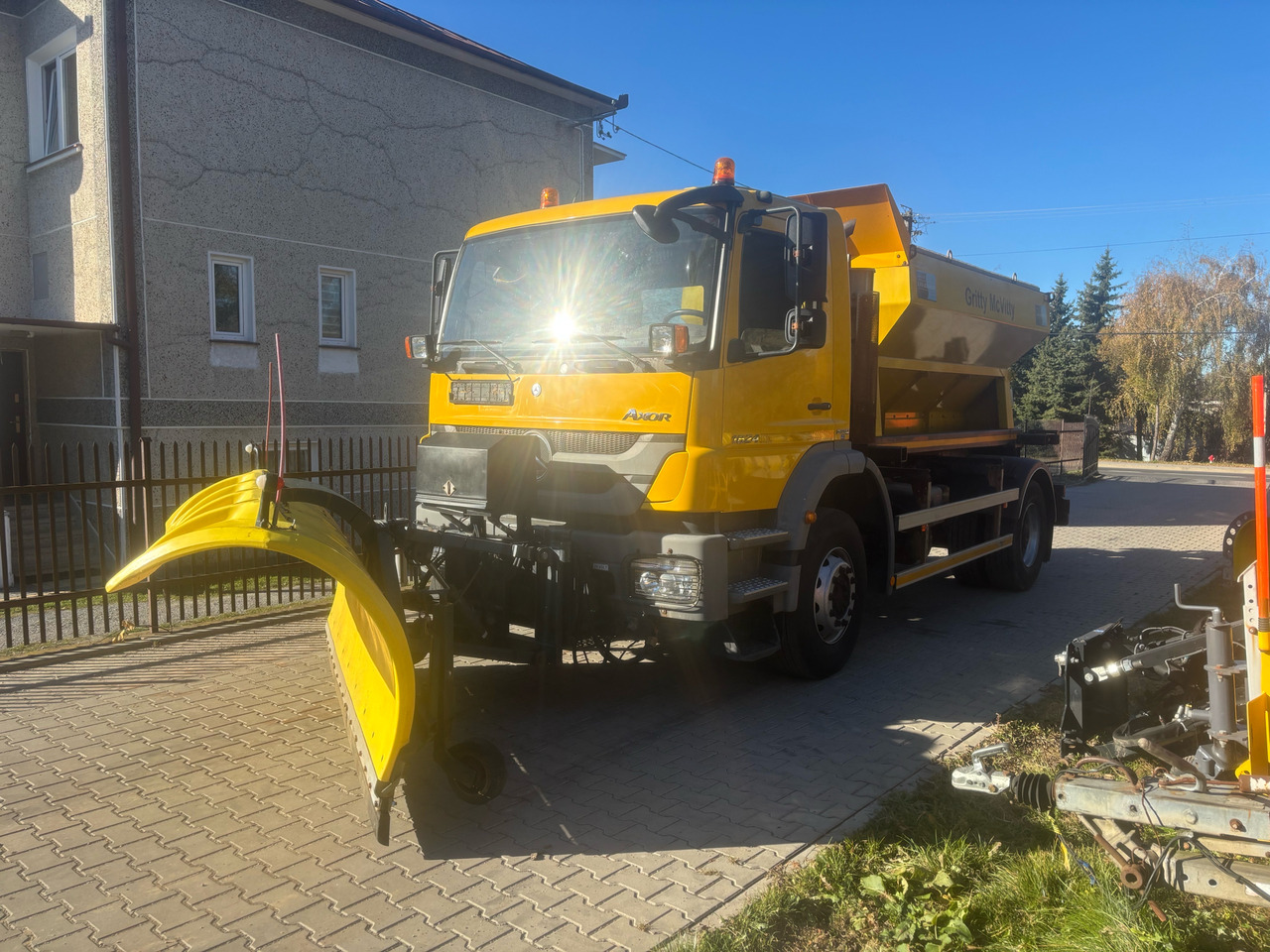 Mercedes AXOR 1824 4x2 Spreader/Gritter/Plough - Snow removal vehicle: picture 3 Mercedes AXOR 1824 4x2 Spreader/Gritter/Plough - Snow removal vehicle: picture 3