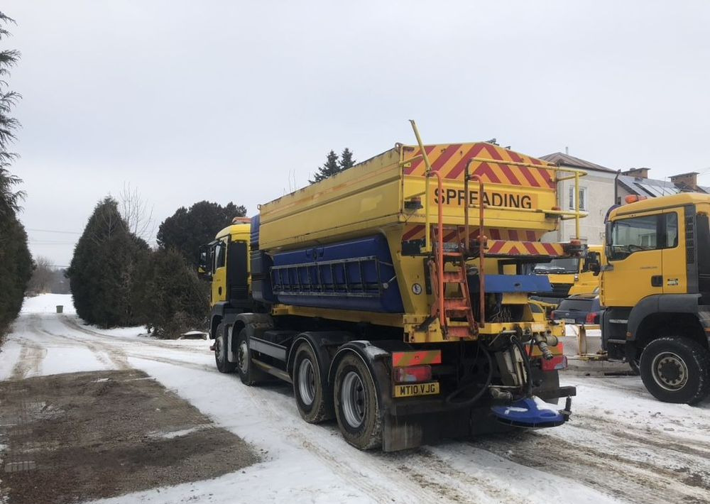 Utility/ Special vehicle, Truck MAN TGS 32.360 8x4 piaskarka solarka schmidt euro5 pług: picture 8
